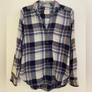 American Eagle Outfitters Blue and Pink Plaid Shirt XS